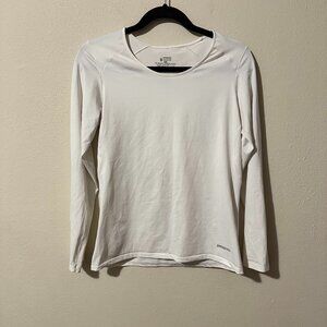 Patagonia base layer white long sleeve athletic shirt